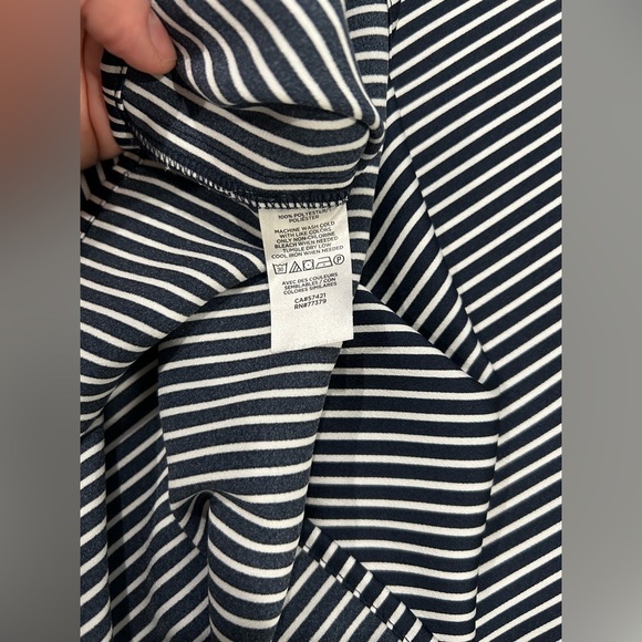 Beautiful Ann Taylor Factory Navy and White Stripe Top 3/4 sleeve Size medium - Picture 5 of 9